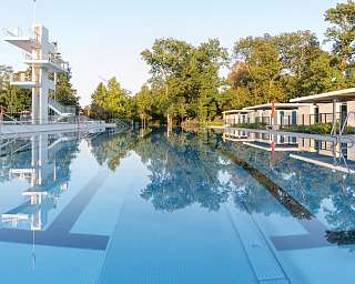 Gartenbad Schwimmbecken