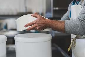 2021 12 Wyniger Milchhuesli selber Kaese machen