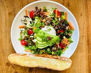 Essen Eatery 77